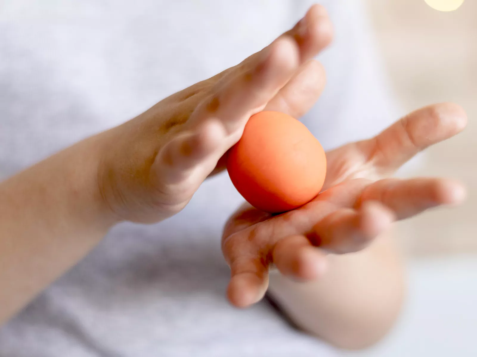 تکنیک های ماساژ دست با توپ ماساژ