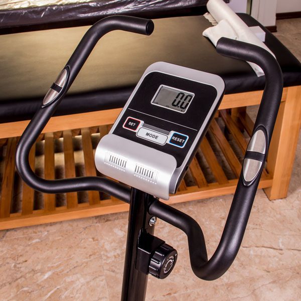 دوچرخه ثابت کریتون فیت مدل CF-720B 22 دوچرخه ثابت کریتون فیت مدل CF-720B - تصویر 3